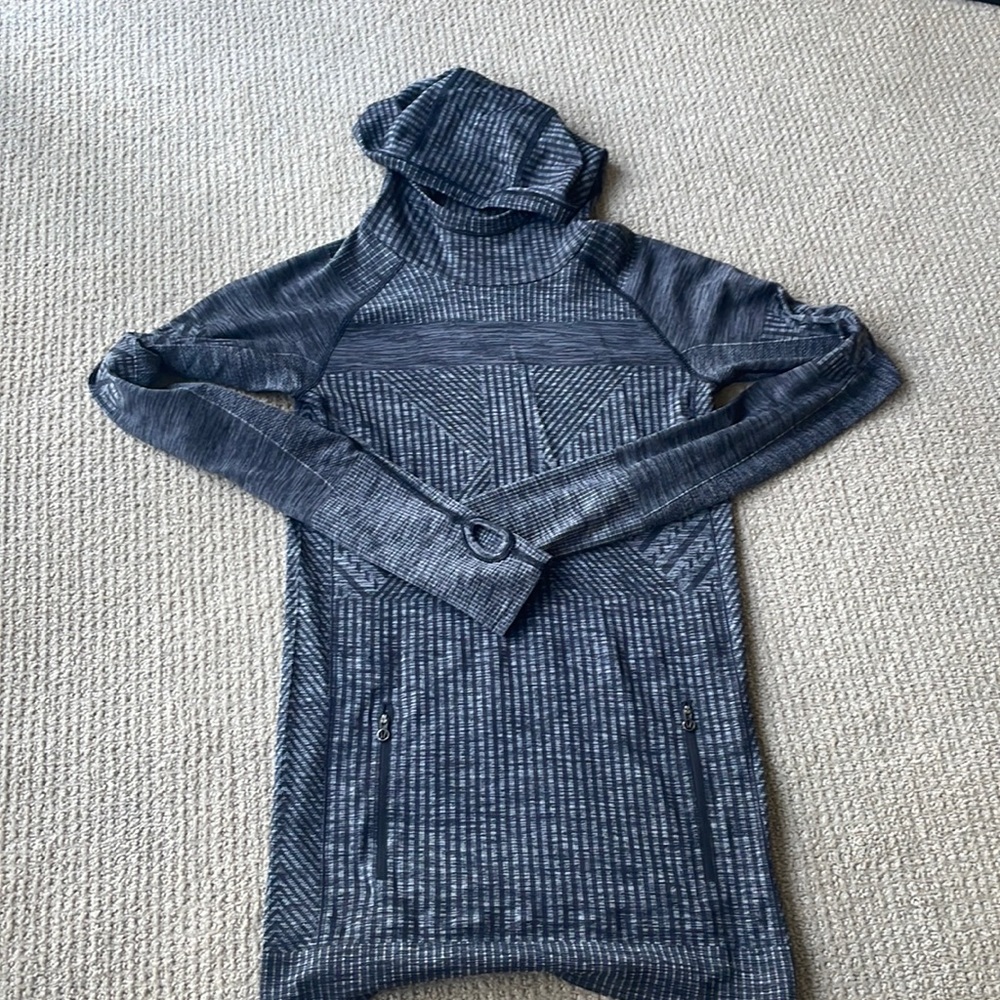 Lululemon Run Swiftly tech hooded long sleeve 6